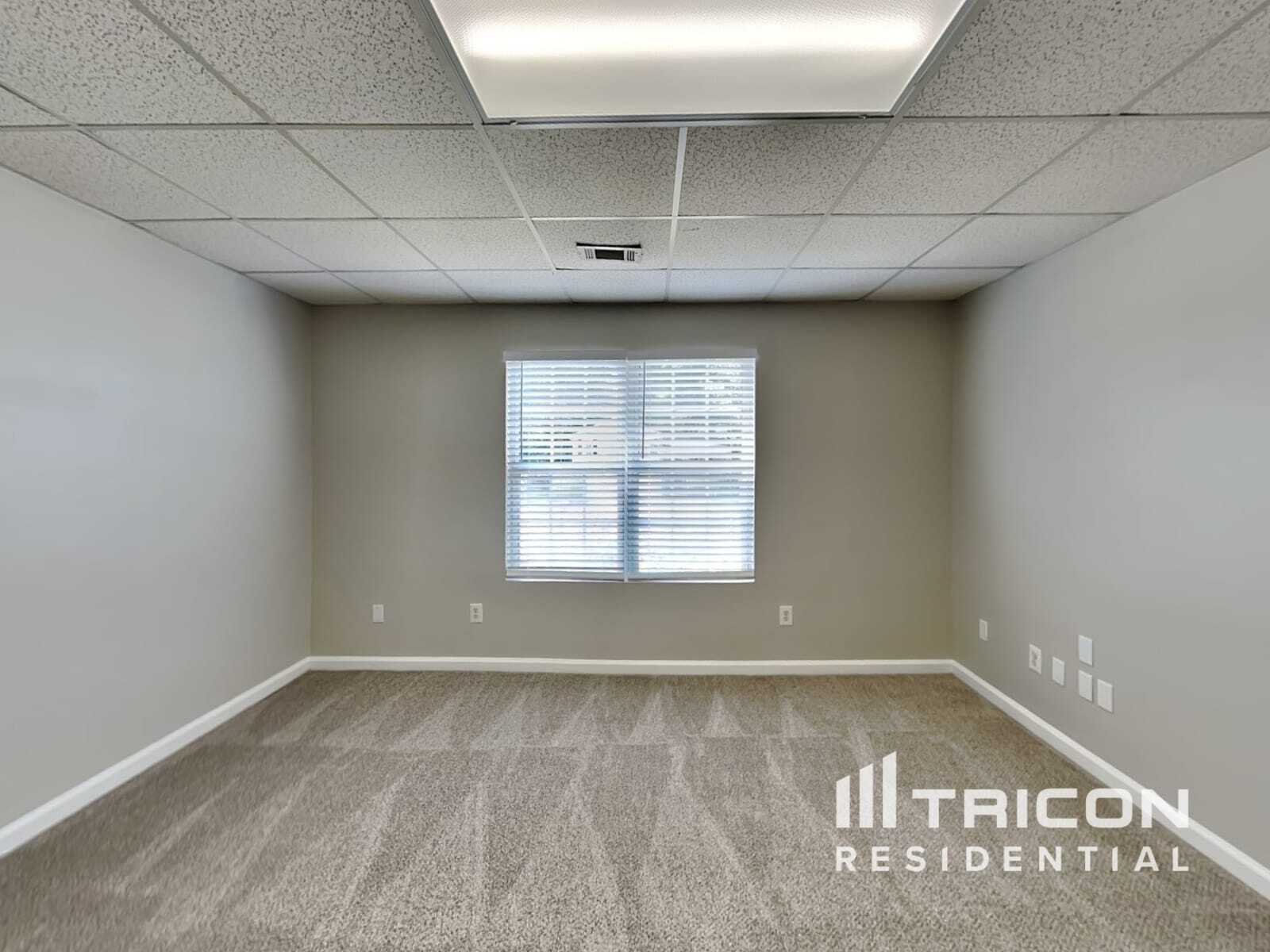 Building Photo - 5922 Graywood Cir SE