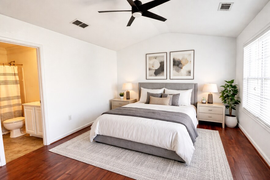 Building Photo - 307 Savoy Ct