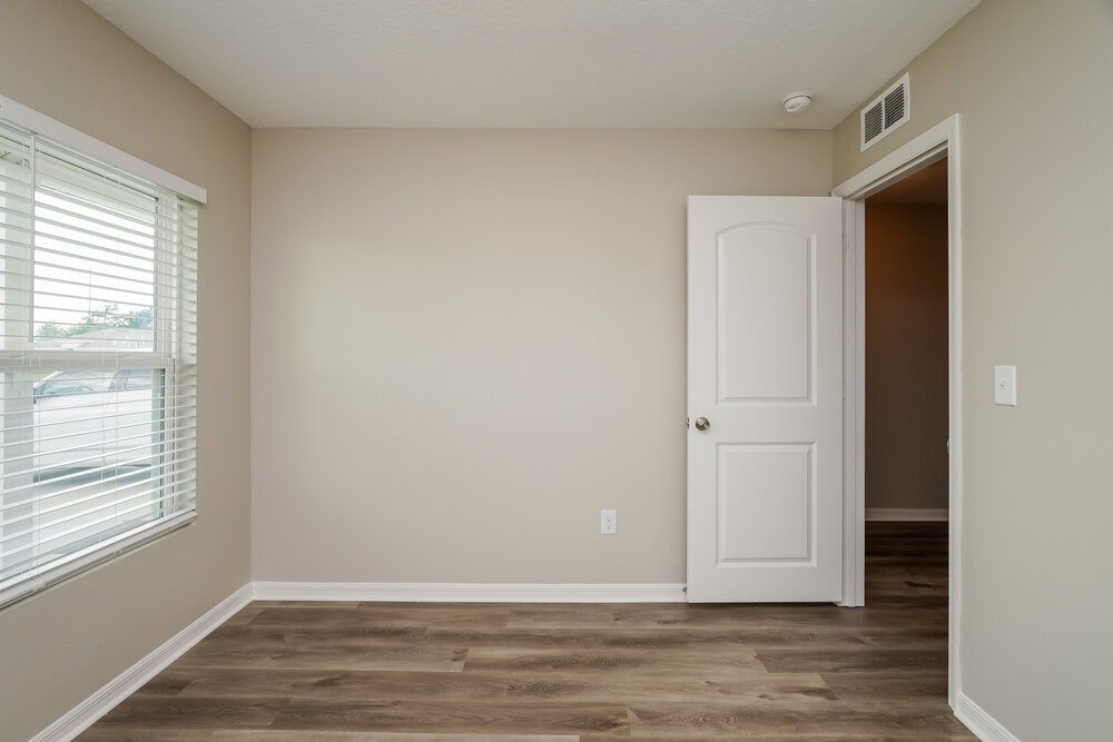 Building Photo - 333 Elderberry Ct