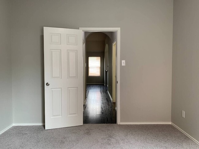 Building Photo - 15428 Adlong Dr