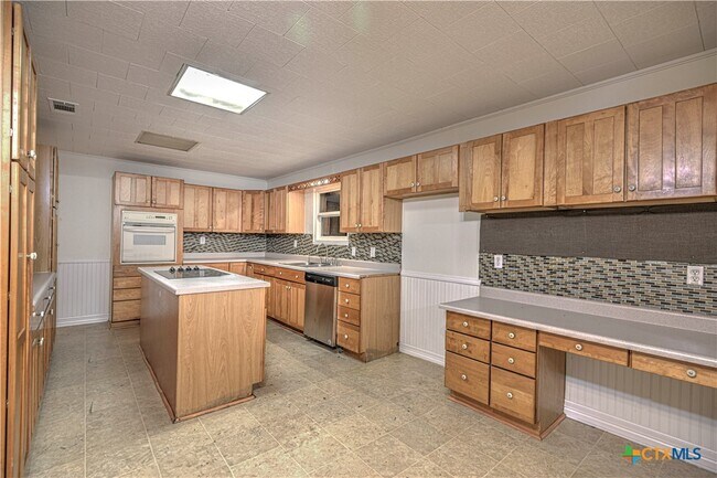 Building Photo - 7370 Nolan Bluff Rd