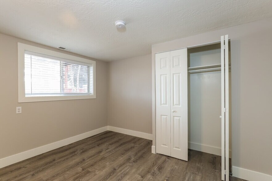 Building Photo - 6873 S 3235 W