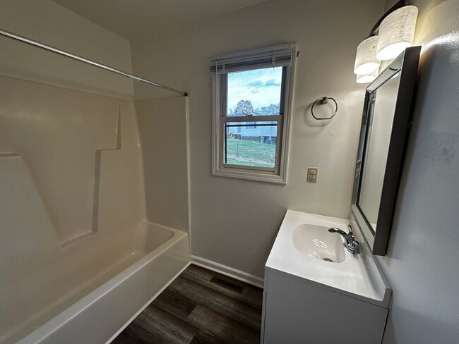 Building Photo - Fully Updated Duplex in Blacksburg