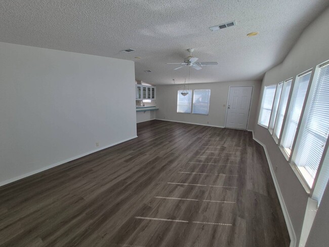 Building Photo - 2113 Sawgrass Ln