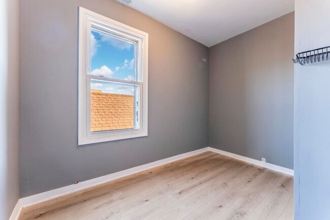 Building Photo - 2643 W 21st Pl