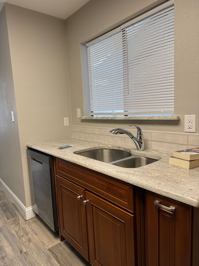 Building Photo - Great 1 Bedroom in Hurst! Totally updated!