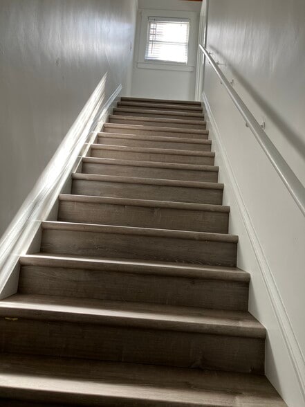 Building Photo - 2329 Parker St