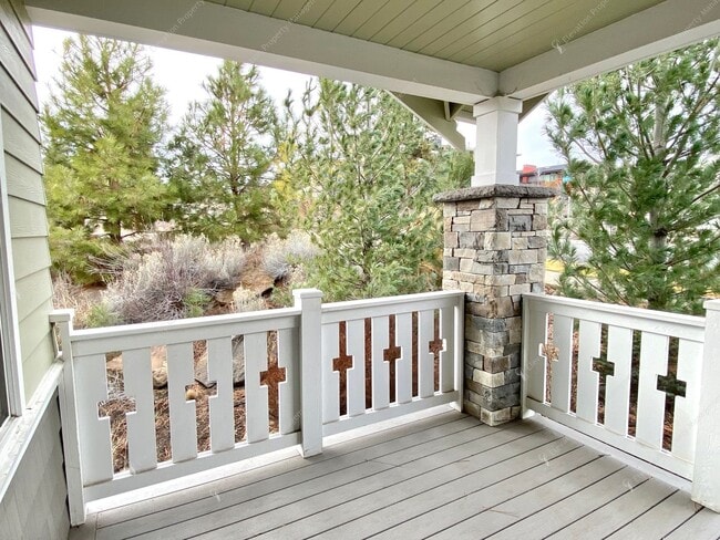 Building Photo - Stunning 2 BR home in Northwest Crossing