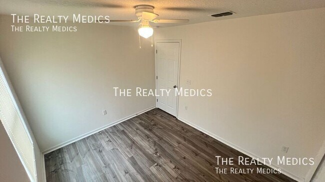 Building Photo - 2498 Cogan Dr