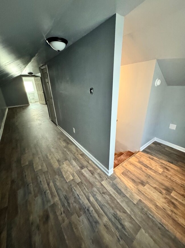 Building Photo - 4 bed 2 bath house in Petersburg