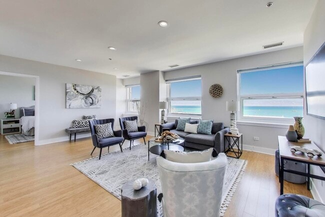 Building Photo - 330 S Michigan Ave