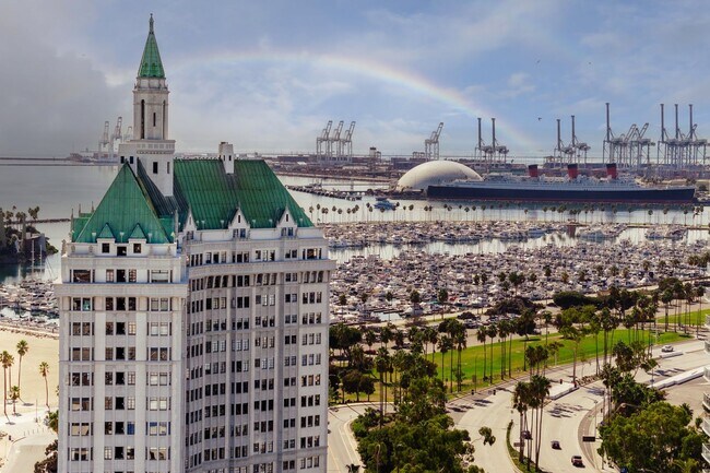 Building Photo - 35-35 Kennebec Ave