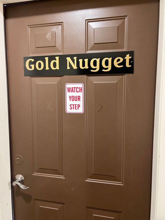 Building Photo - Golden Nugget Apartment