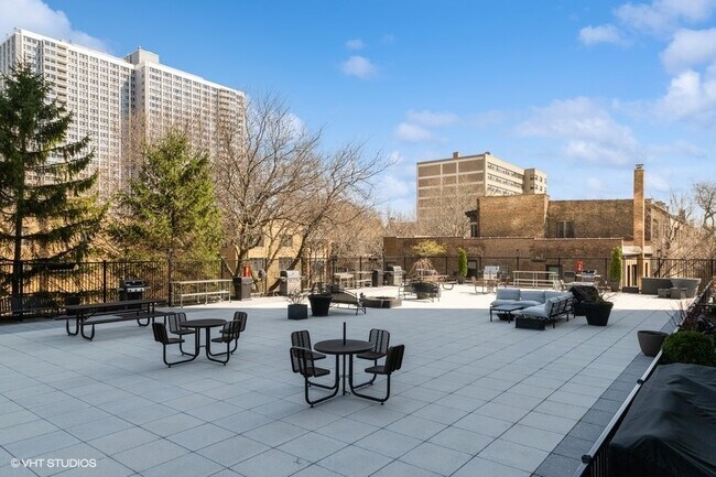 Building Photo - 720 W Gordon Terrace