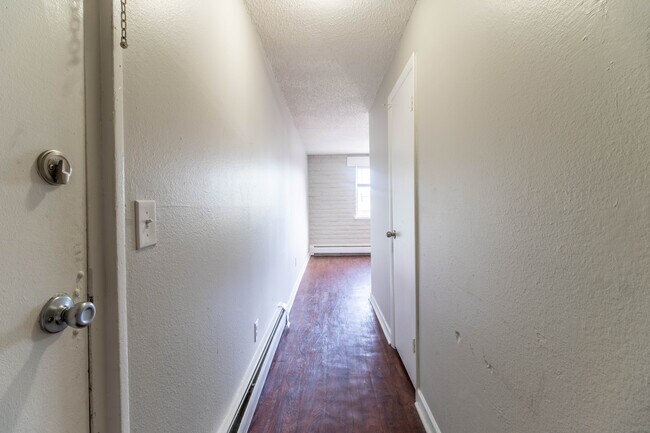 DSC03974-HDR - Creekside