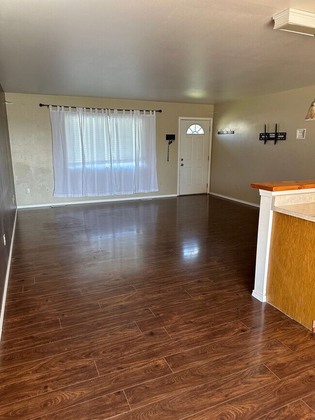 Building Photo - 2 Bedroom 2 Bathroom Home for Rent