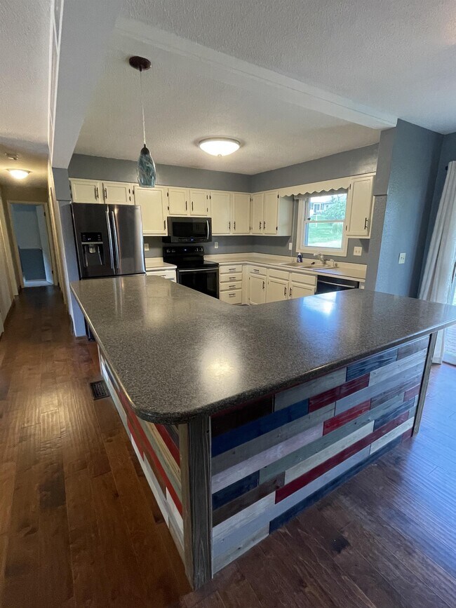 Building Photo - 964 Patricia Ann Dr