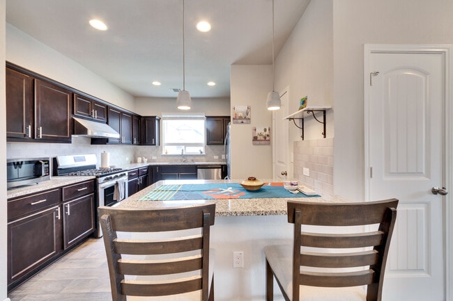 Building Photo - 3422 Couch Dr