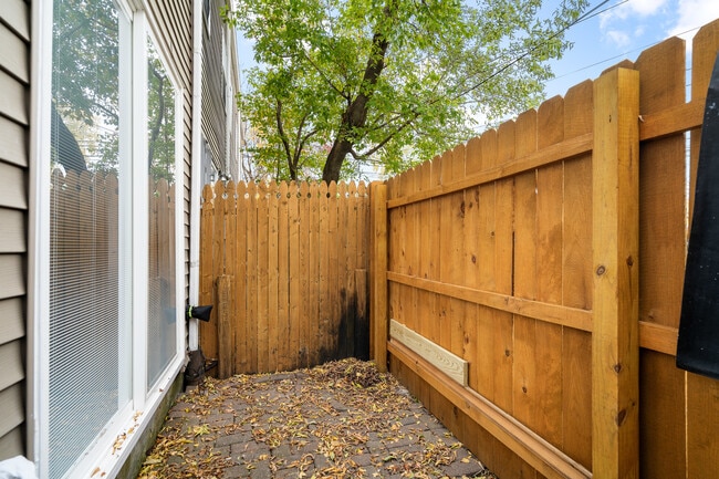 Building Photo - 1726 N Kedzie Ave