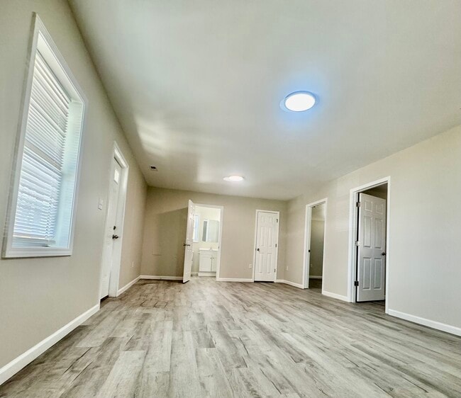 Building Photo - 1070 Hightop Rd