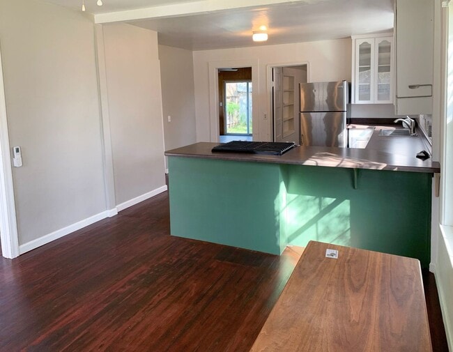Building Photo - 2BR home on a large lot with room to roam!