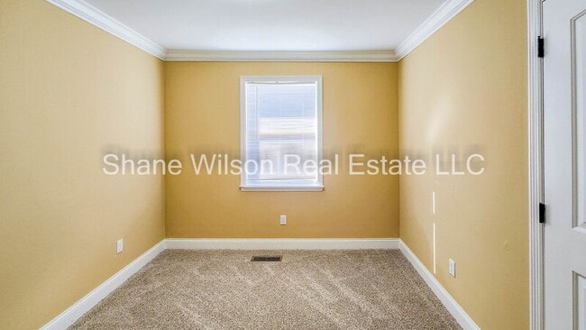 Building Photo - 66 Dean Rd