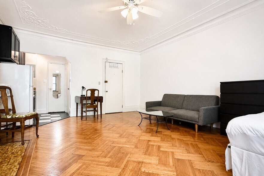 Building Photo - 309 W 107th St
