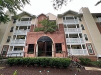 Building Photo - Charming 1 Bed 1 Bath Unit With Private Balcony In The Fountains At McLean - Water Included