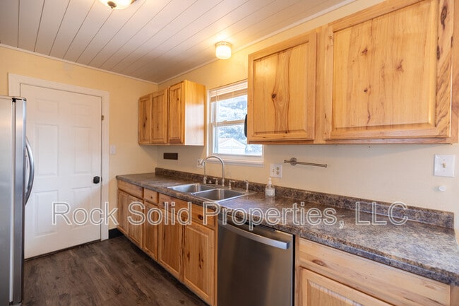 Building Photo - 4709 Windmill Rd