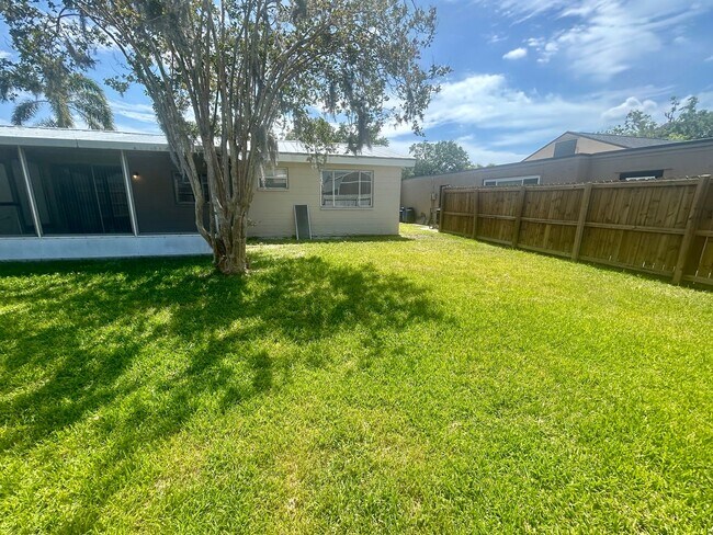 Building Photo - 2 Bed/1 Bath, Single Family Home in Beacon Square AVAILABLE NOW!!