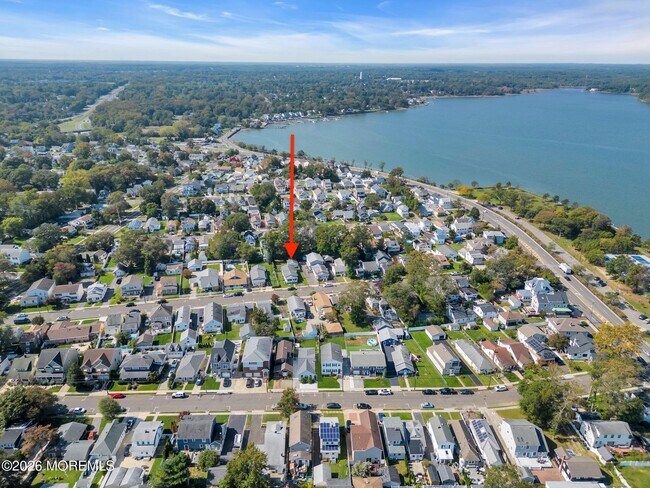 Building Photo - 1232 Pine Tree Way