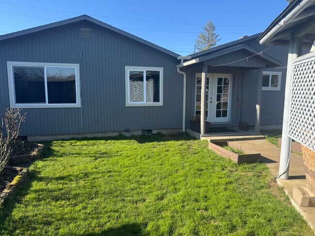 Building Photo - Check out this great 4 bedroom home!