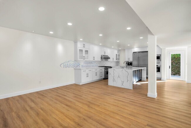 Building Photo - Palos Verdes Estates luxury home is now av...