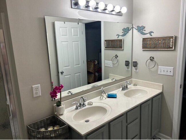 Building Photo - 158 Flinchum Pl