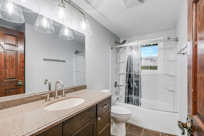 Building Photo - NEW REMODEL ~ Beautiful 3 Bed, 1 Bath Rental Home in Milwaukie!