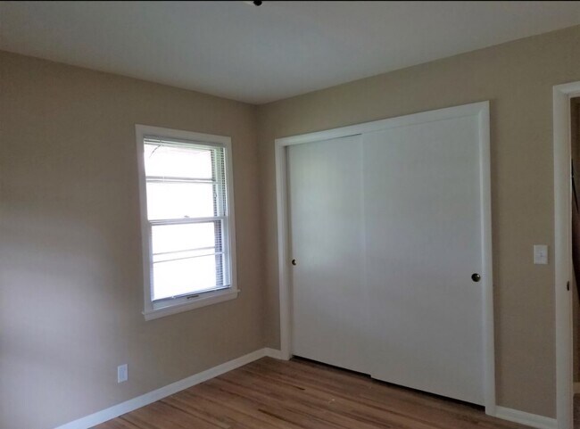 Building Photo - 10131 Girard Ave S