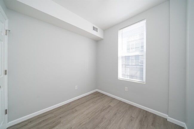 Building Photo - 408 Monastery Pl