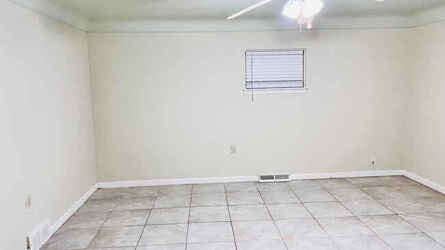 Building Photo - 25323 Orchard Lake Rd