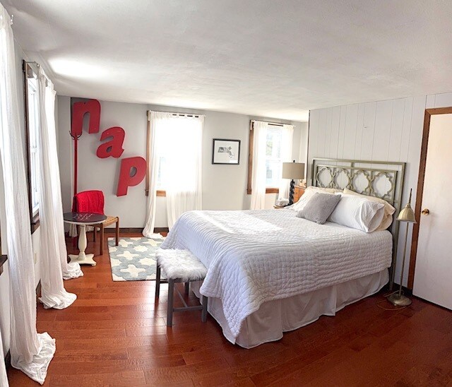 Building Photo - 203-205 Main St