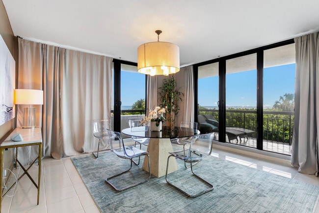 Building Photo - 4050 N Ocean Dr