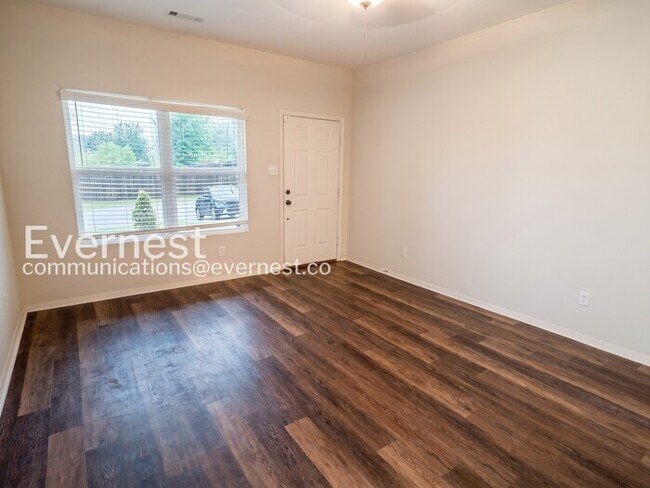Building Photo - 22 Oakland Cir