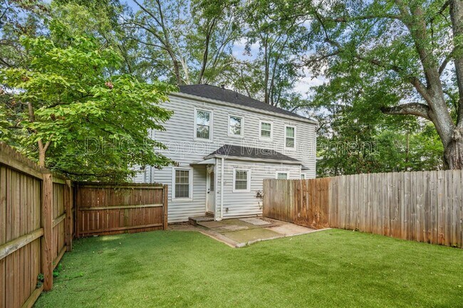 Building Photo - 402 S Columbia Dr