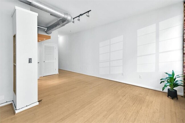 Building Photo - 800 Peachtree St NE