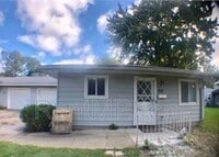 Building Photo - 915 Mulberry Ln