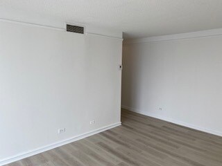 Building Photo - 10 E Ontario St