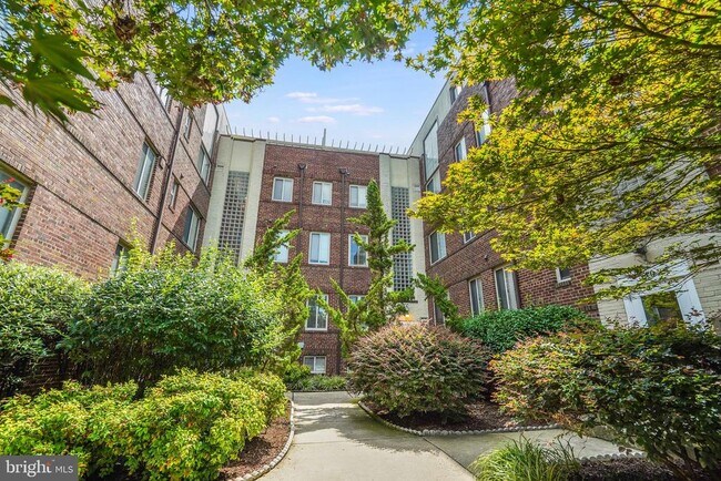 Building Photo - 5405 9th St NW