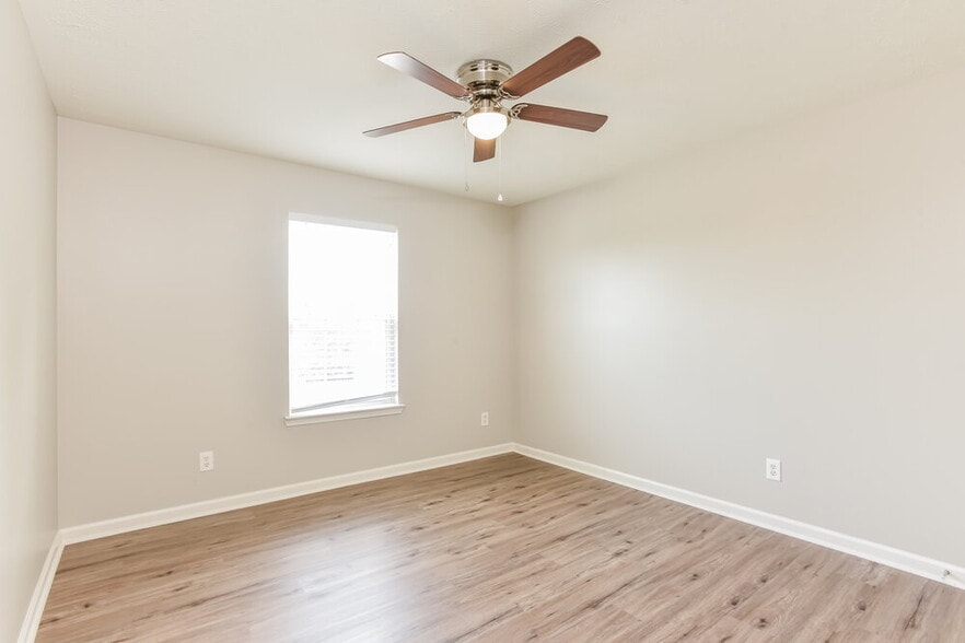 Building Photo - 1214 Elisha Ct