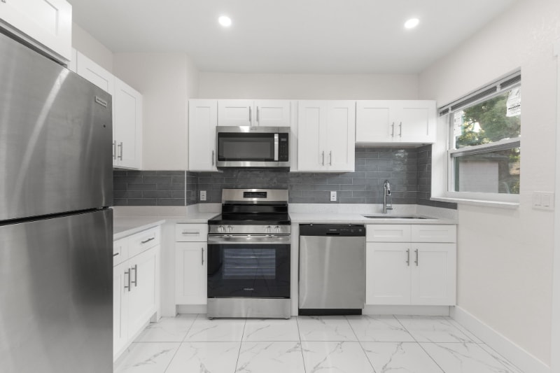 Building Photo - 211 37th St S