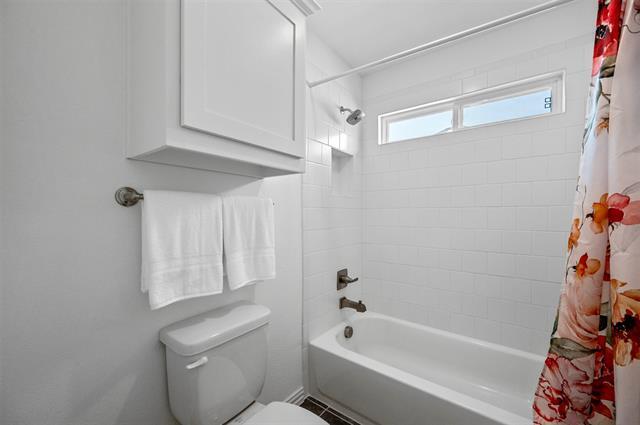 Building Photo - 809 Blue Heron Dr