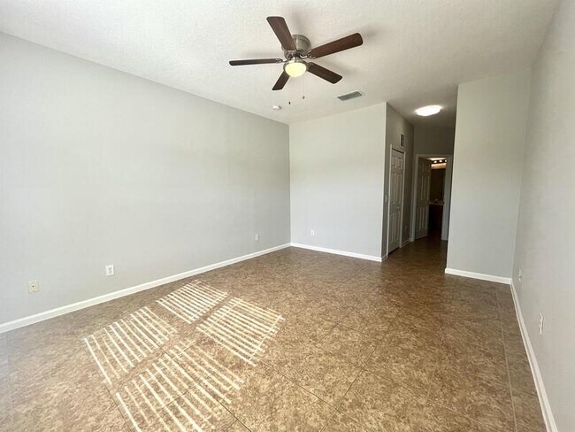 Building Photo - 414 Fern Lake Dr
